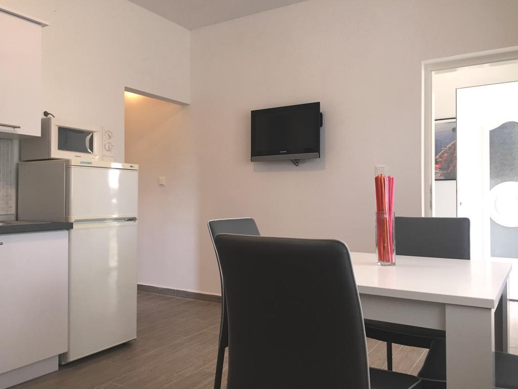 Apartments Valentino Supetarska Draga Exterior photo