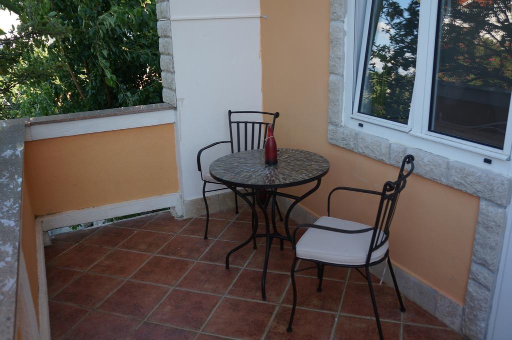 Apartments Valentino Supetarska Draga Exterior photo